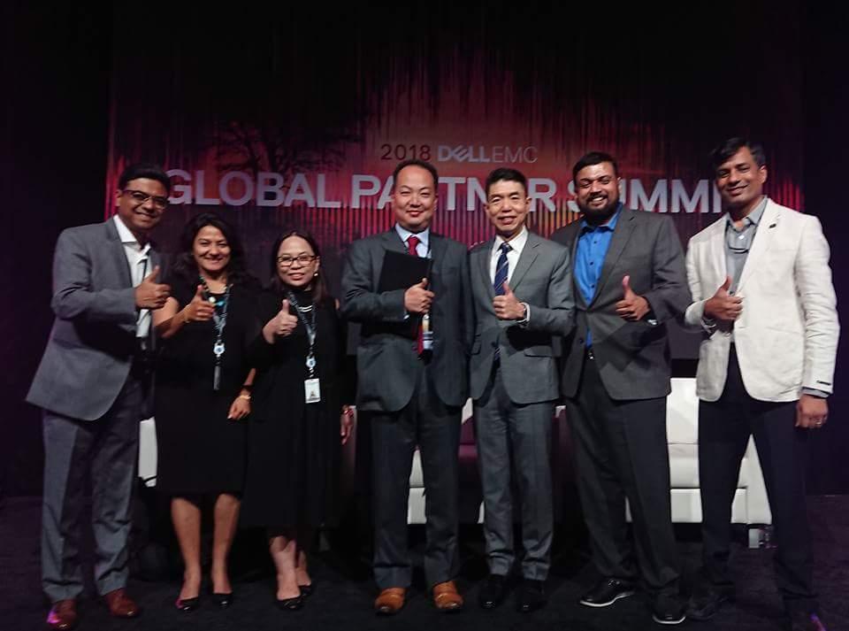Sudharsan Rajagopalan with members of the APJ channel team at the 2018 Dell EMC Global Partner Summit