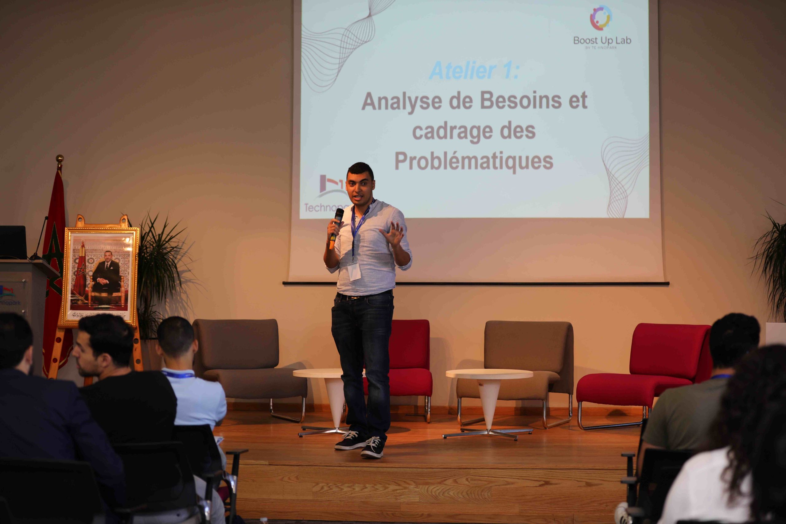 A Boost Up Lab speaker leads a workshop on analysing needs and defining problems