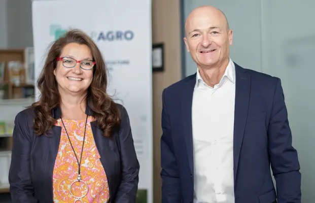 Anne-Valérie Bach and Tom Espiard-Cignaco standing together at Capagro