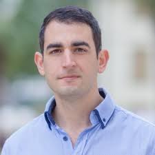 Portrait of Tomer Kashi, co-founder and CEO of VOOM Insurance