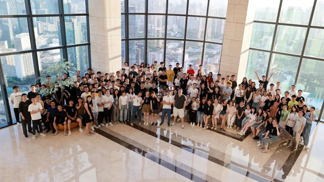 The Yimian Data team gathered for the company's seventh anniversary