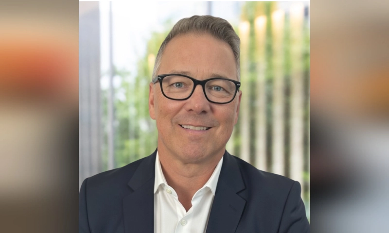 Tony Walker Sells the Vacation Before You Book It