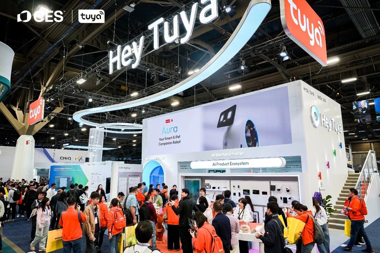 Crowds visiting the Tuya booth at CES 2026
