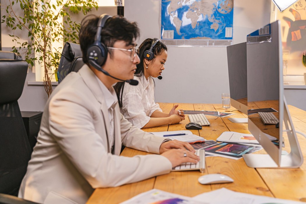 AI-Assisted Contact Centers Win by 11.5x