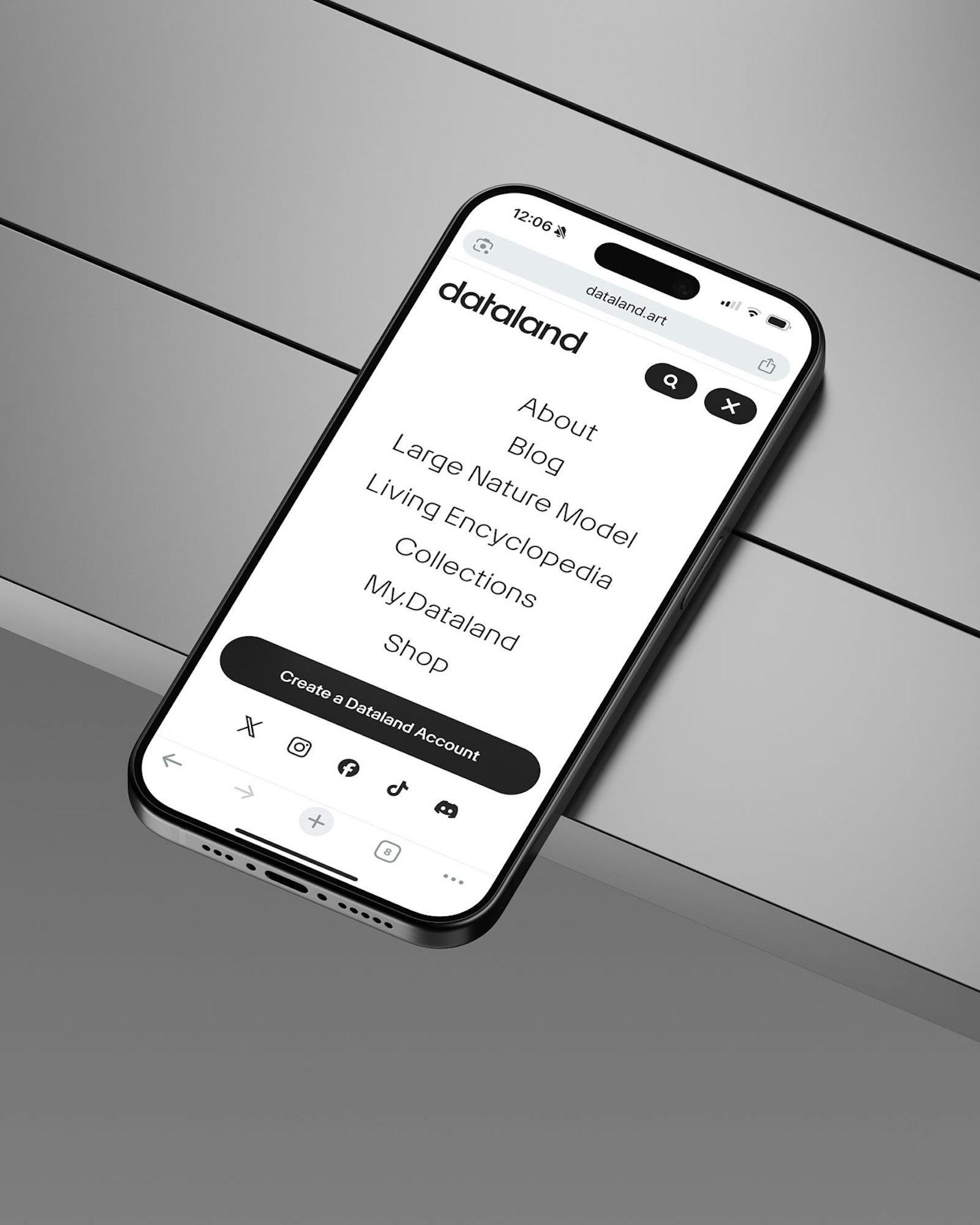 Dataland’s mobile interface presented in Use All Five’s project imagery