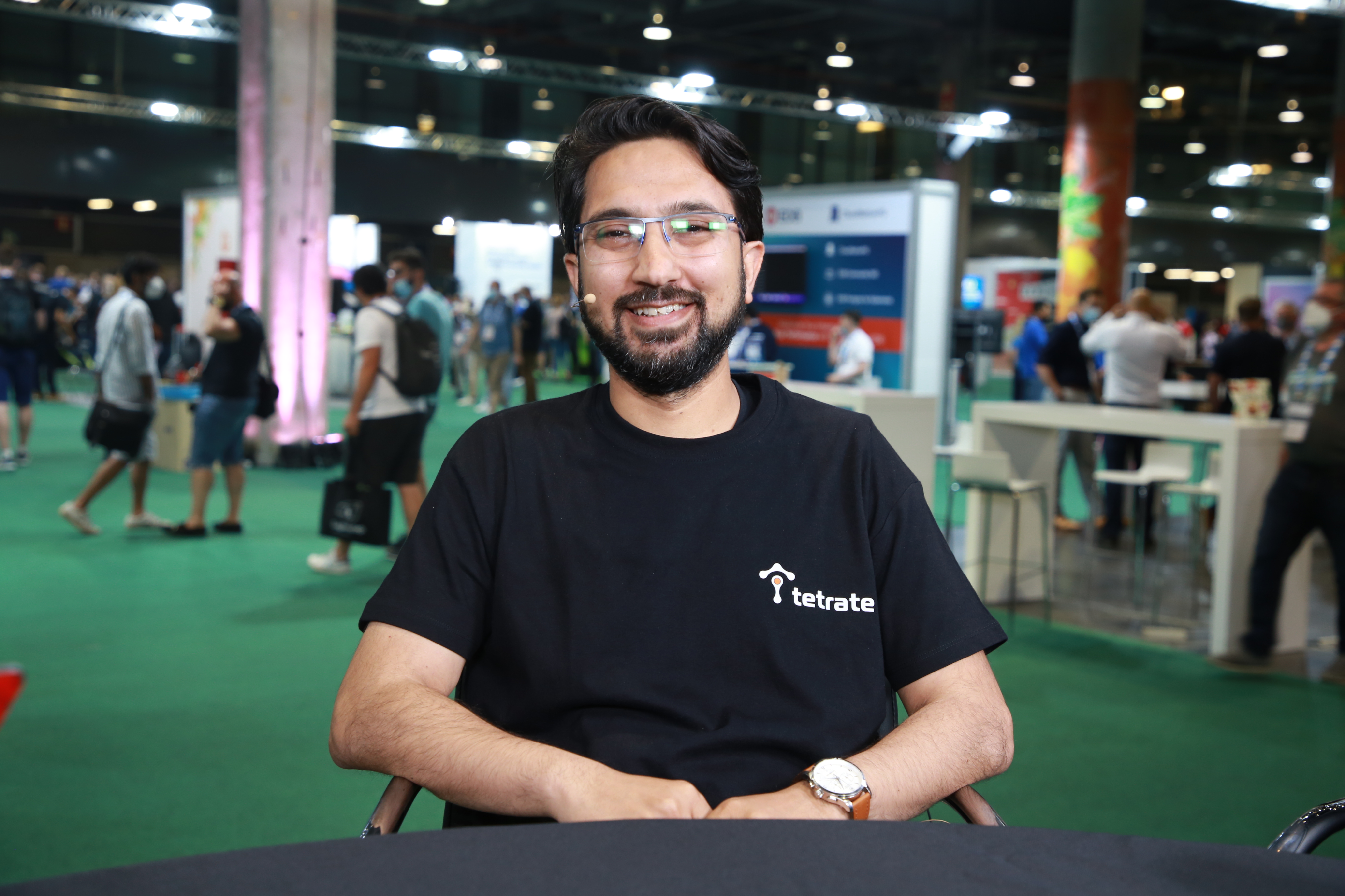 Varun Talwar speaking at KubeCon 2022
