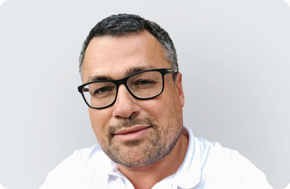 Portrait of Roman Medvedev, founder of VRP Consulting