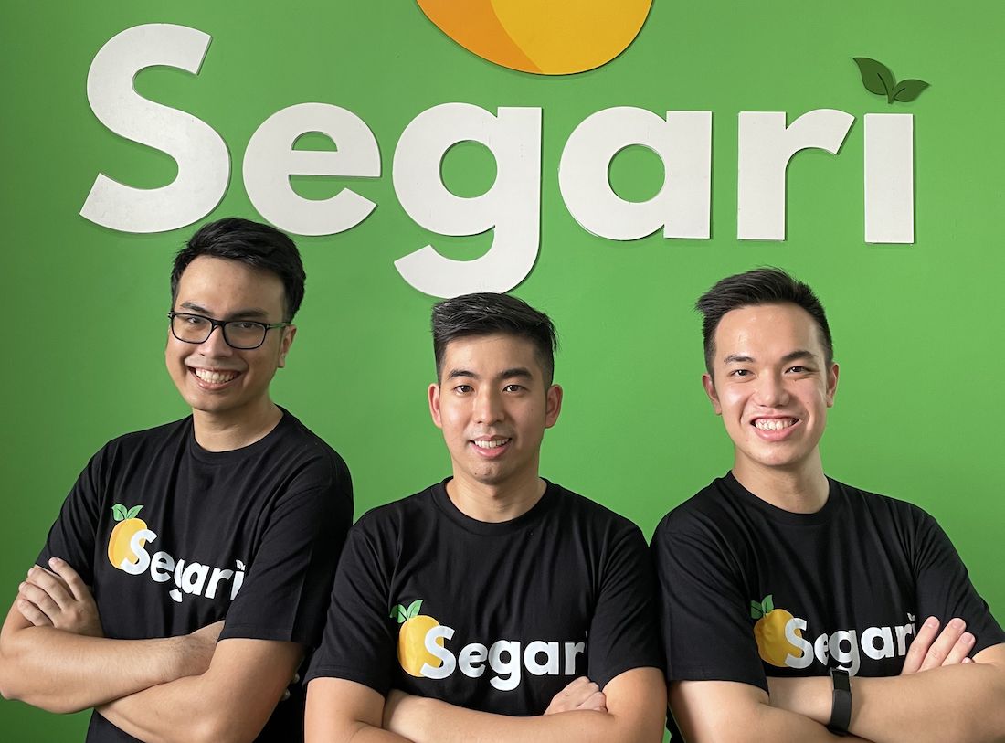 Segari co-founders Farandy Ramadhana, Farand Anugerah and Yosua Setiawan in black Segari shirts