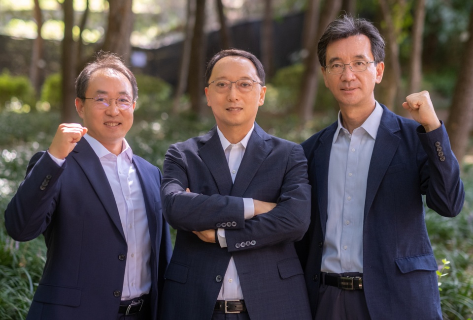 Avelos co-founders Soongyu Choi, Young Whan Park and Kangsik Yun standing together outdoors