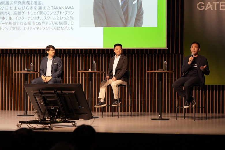 Younghoon Park seated in the center of a startup panel in Tokyo, with Benjamin Tee on the left and Masayuki Kimura on the right