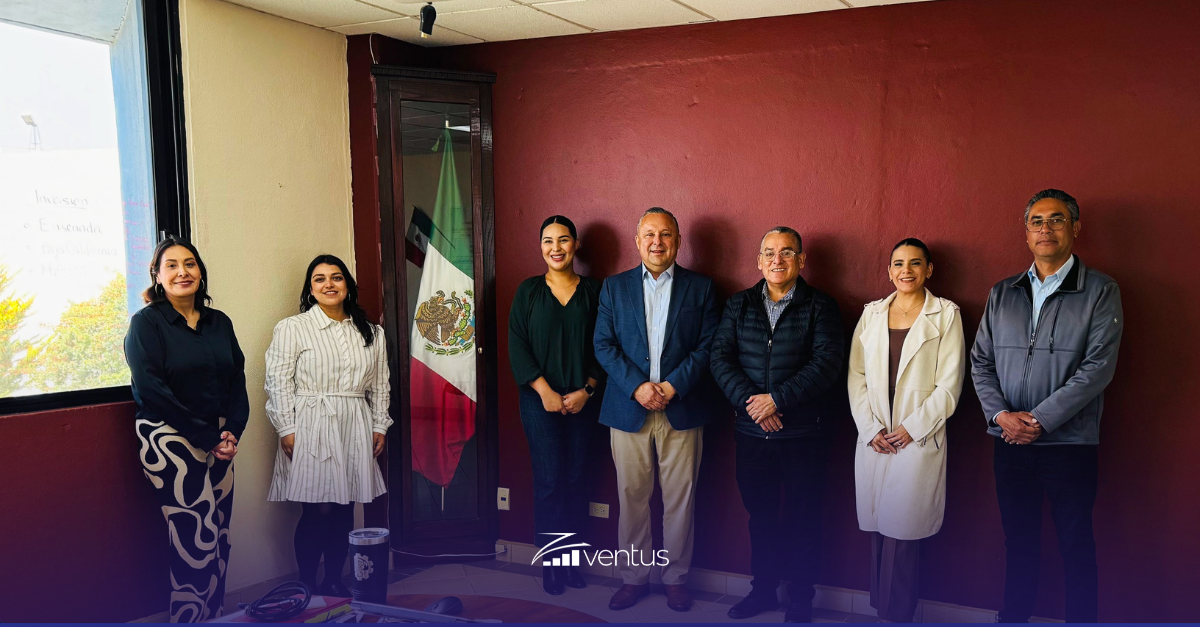 Zventus and Instituto Tecnológico de Ensenada representatives standing together
